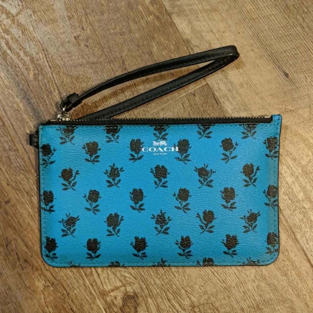 NWOT Coach Small Wristlet